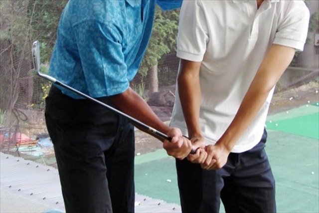 大阪でゴルフレッスンを受けたい方はお手頃な料金の「桜宮ゴルフクラブ」へ！